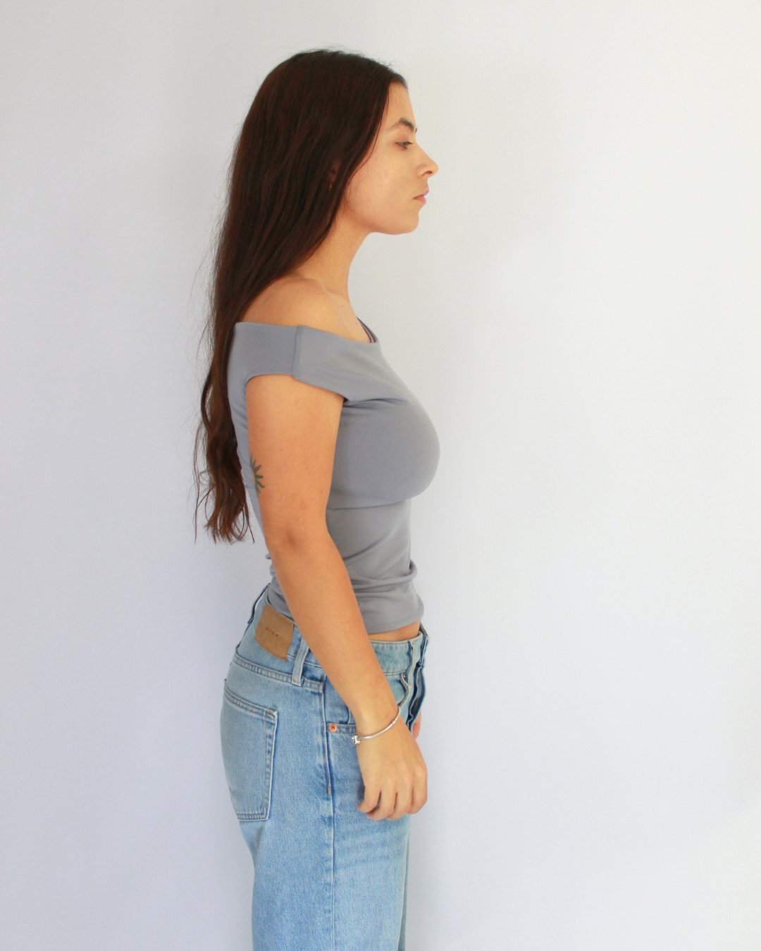 Basic Twist Shoulder Top