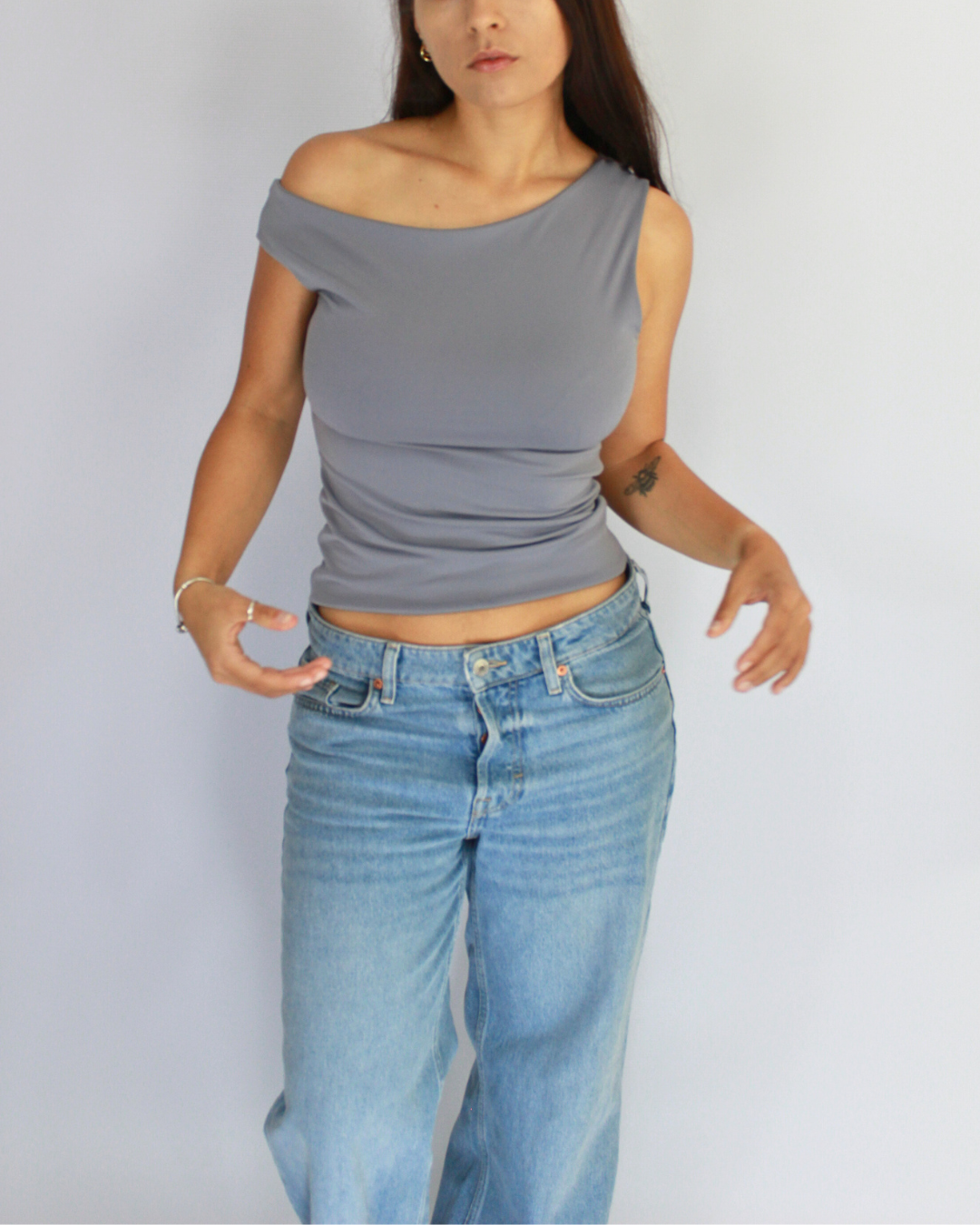 Basic Twist Shoulder Top