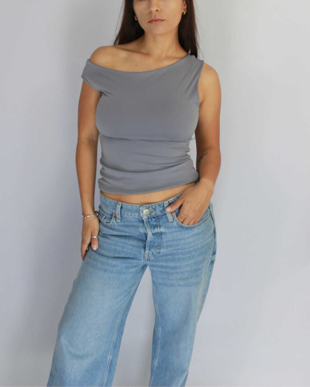 Basic Twist Shoulder Top