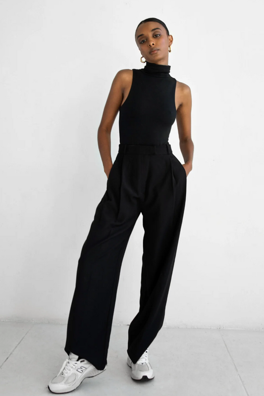 Essential Sleeveless Turtleneck (Black)