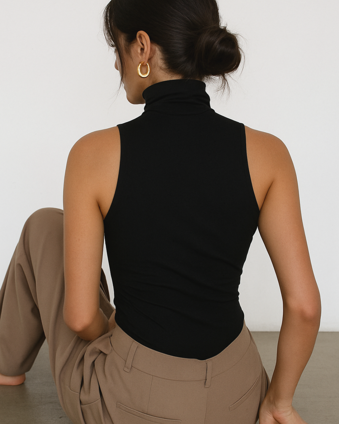 Essential Sleeveless Turtleneck (Black)